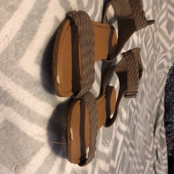 Sandals - Picture 2 of 3